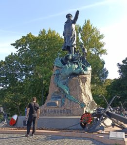 Кронштадт. Памятник вице-адмиралу Макарову