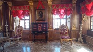 Ореховая комната в Меншиковском дворце